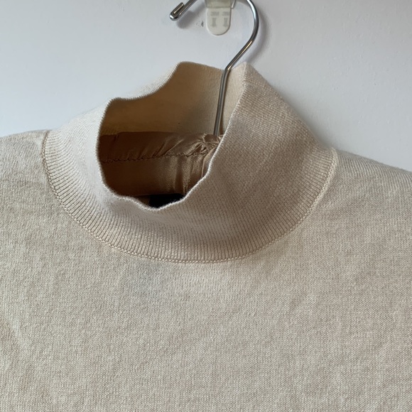 Kit&Ace Merino Wool Fitted Turtleneck Mock Neck Shirt Beige Cream XL - Picture 3 of 10